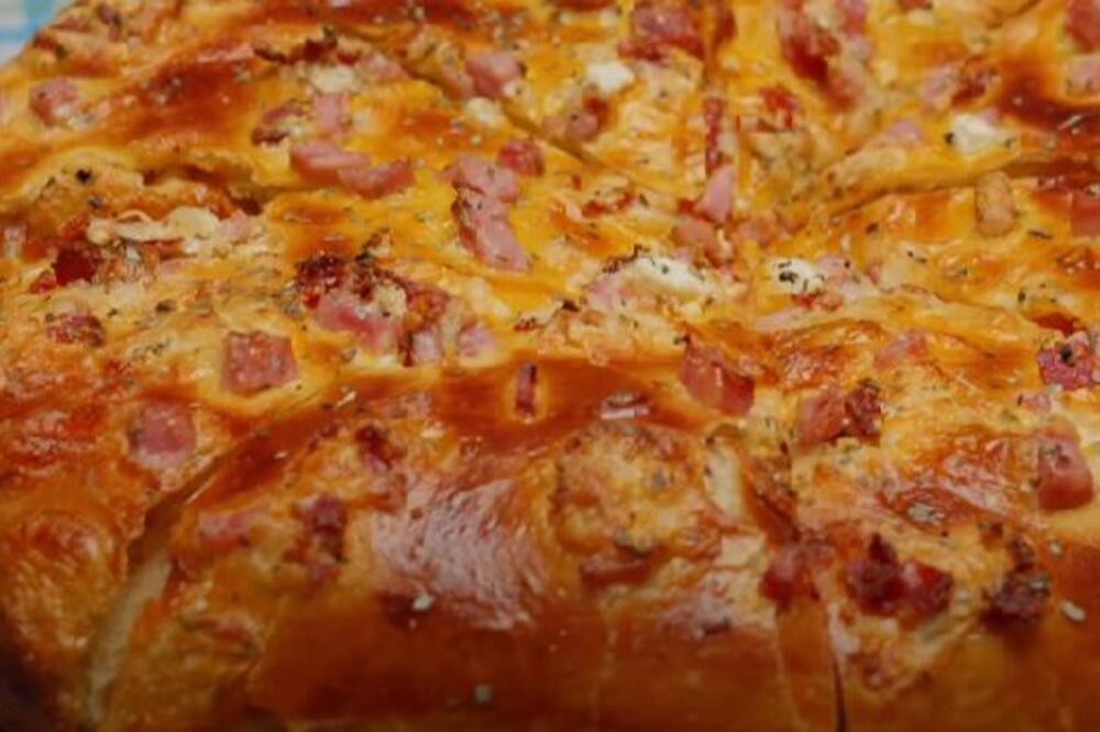 NAJMEKŠA PUNJENA POGAČA KOJA SE NE MESI: Nadev se topi u ustima, testo mekano i treći dan (RECEPT)