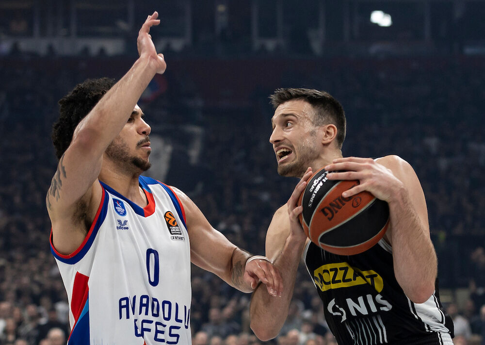 KK Partizan, KK Efes, Evroliga, Šejn Larkin, Aleksa Avramović