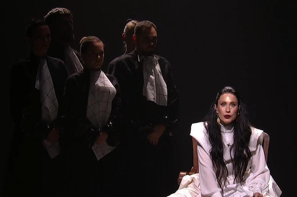 KONSTRAKTIN HLEB HIT NA MREŽAMA: Pevačica podelila fotku iz PEKARE, ovo je NASMEJALO BAŠ SVE