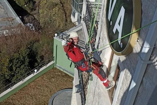 MAKSIM RADI POSAO KOJI MALO KO SME! Njegovo zanimanje mnogima izaziva JEZU, a on kaže da je jedno NAJBITNIJE...