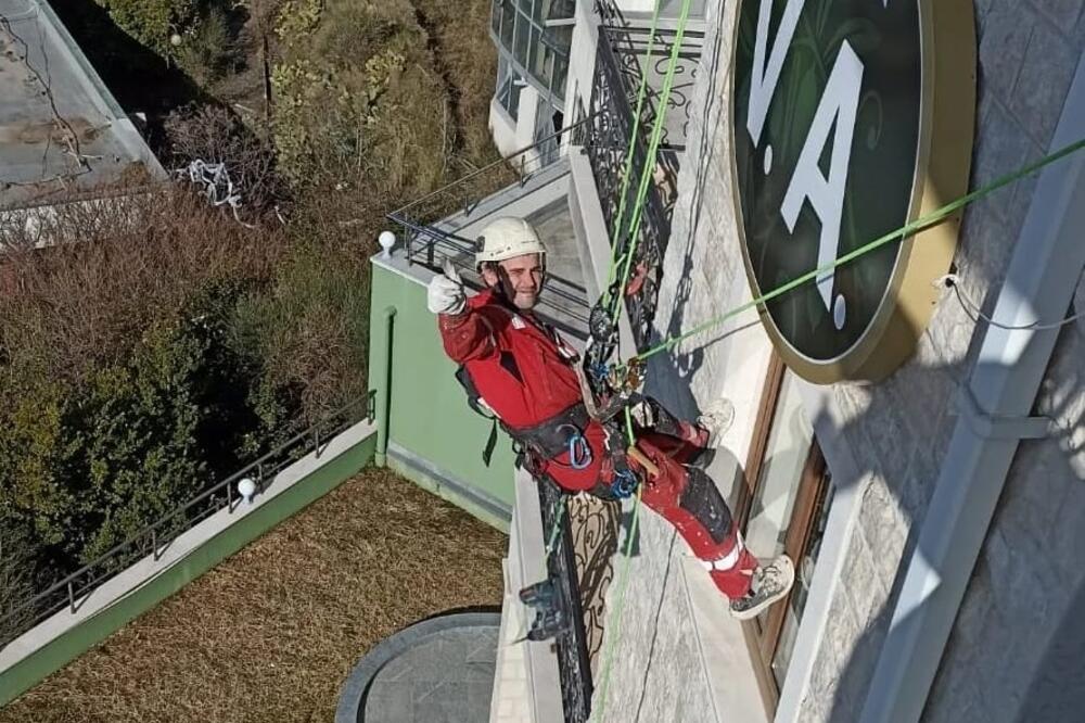 MAKSIM RADI POSAO KOJI MALO KO SME! Njegovo zanimanje mnogima izaziva JEZU, a on kaže da je jedno NAJBITNIJE...