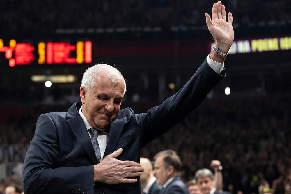 SUZE NA KLUPI PARTIZANA! Grobari rasplakali Obradovićevog čoveka od poverenja (VIDEO)