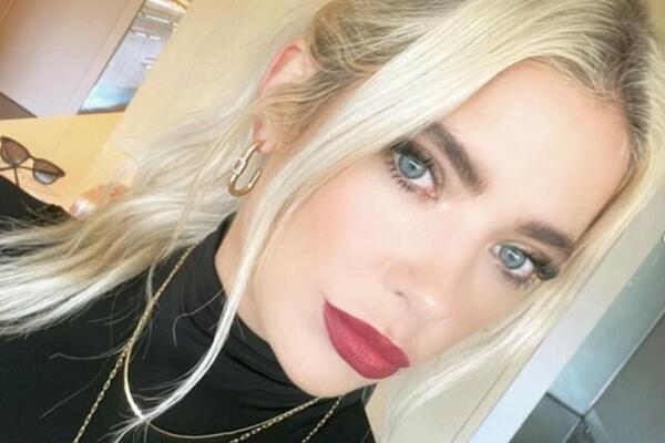 PORODILA SE POZNATA GLUMICA: Fotografija na njenom profilu RAZNEŽIĆE sve