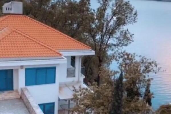 POGLED NA MORE I SVE PRŠTI OD LUKSUZA: Zavirite u vilu BIVŠE ZADRUGARKE, ovo NEMA ni u hotelima OD PET ZVEZDICA