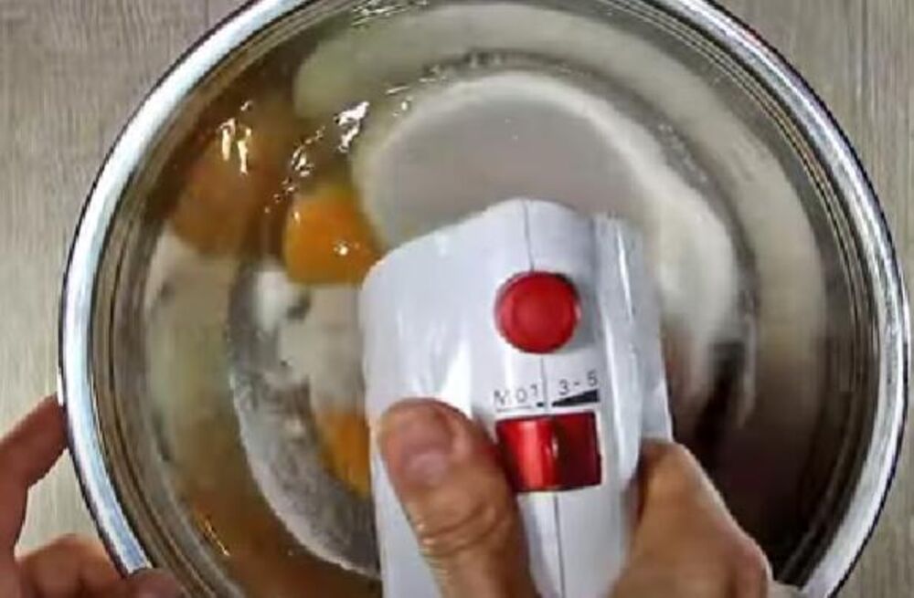 Jaja i šećer u činiji