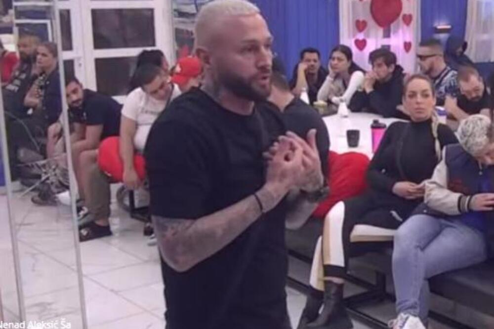 OTKRIVENA VELIKA TAJNA PORODICE NENADA ALEKSIĆA: Reper mislio da ga KAMERE NE SNIMAJU, pa ovo REKAO O RODITELJIMA