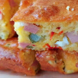 Obrok iz jedne posude, spreman za pola sata: Mekana i sočna pita za koju će vam i iskusne domaćice tražiti recept