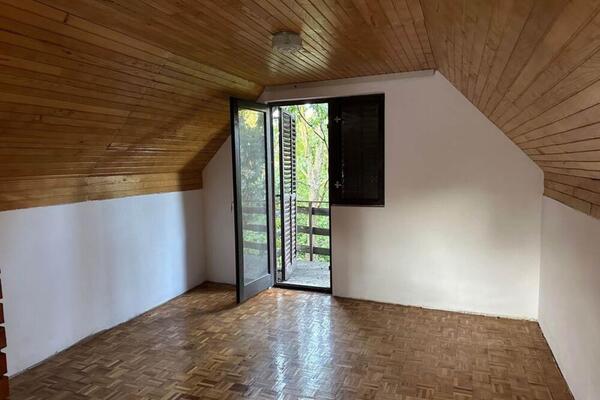 "IDEALNA ZA ODMOR, DRUŽENJE I UŽIVANJE": Milica prodaje vikendicu od 100 kvadrata nadomak Beograda, CENA ŠOK (FOTO)