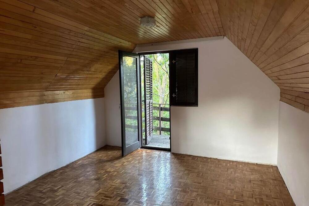 "IDEALNA ZA ODMOR, DRUŽENJE I UŽIVANJE": Milica prodaje vikendicu od 100 kvadrata nadomak Beograda, CENA ŠOK (FOTO)