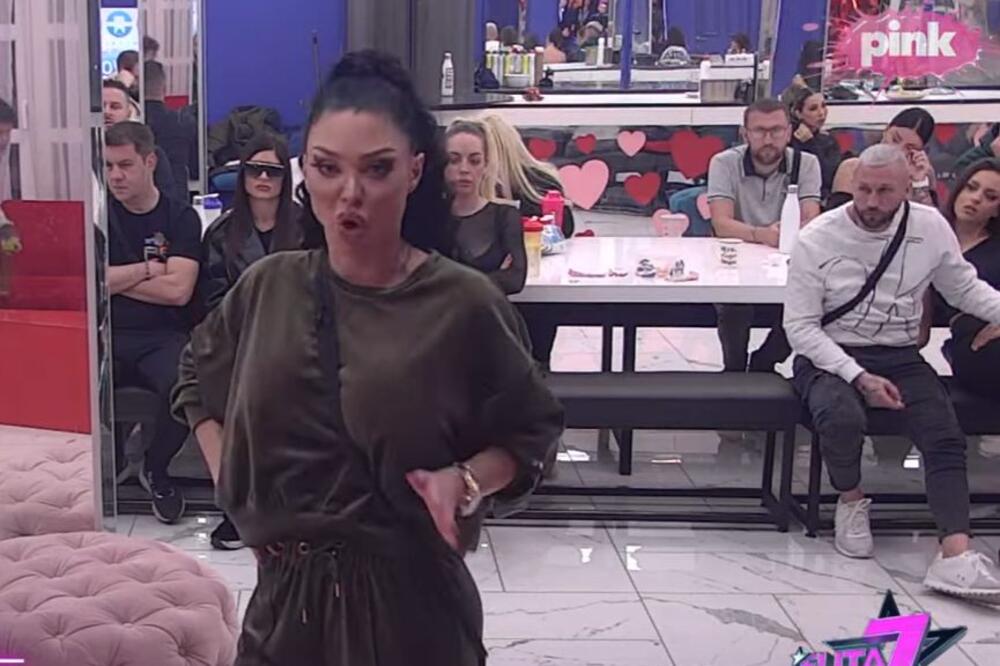 MAJA MARINKOVIĆ URNISALA ANELI AHMIĆ: Janjuš od muke NIJE ZNAO ŠTA DA RADI, ovim rečima ZAKUCALA PRAVO U METU