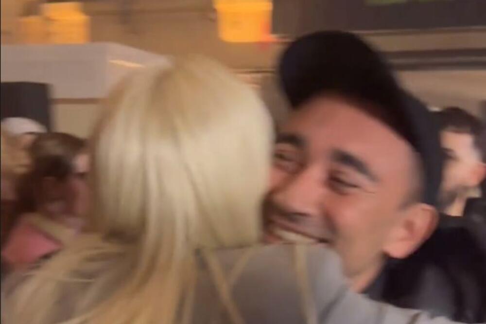 KARLEUŠA U ZAGRLJAJU MUŠKARCA O KOM PRIČA CEO SVET: O njihovom SUSRETU se će PRIČATI DANIMA