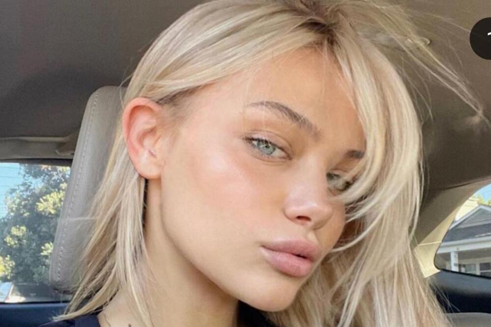 VODITELJKA GOLA POZIRALA U KADI I BACILA ŽIŠKU MUŠKOM RODU: Ima tek 20 godina, a već pravi VRUĆE FOTKE