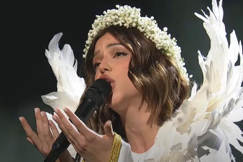 BRESKVICA KAO JEDAN OD FAVORITA OTPEVALA PESMU NA FINALU PZE: Pevačica svojim IZDANJEM privukla pažnju PUBLIKE