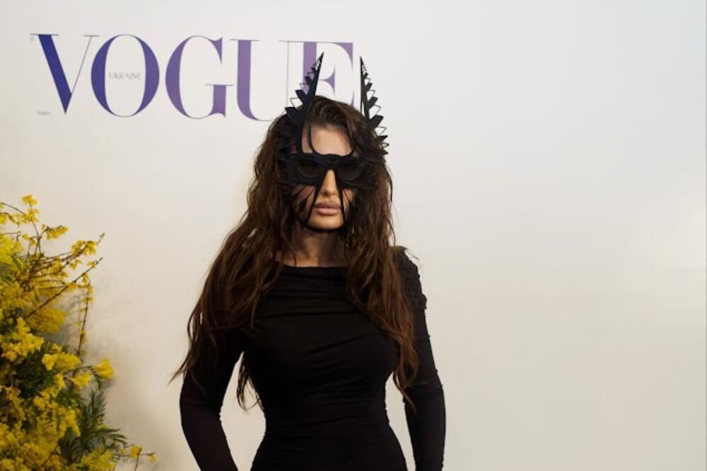 SINOĆ SU SVE OČI BILE UPRTE U NJU, PEVAČICA NIKAD BOLJE NIJE IZGLEDALA: Na jednome će joj mnoge žene ZAVIDETI