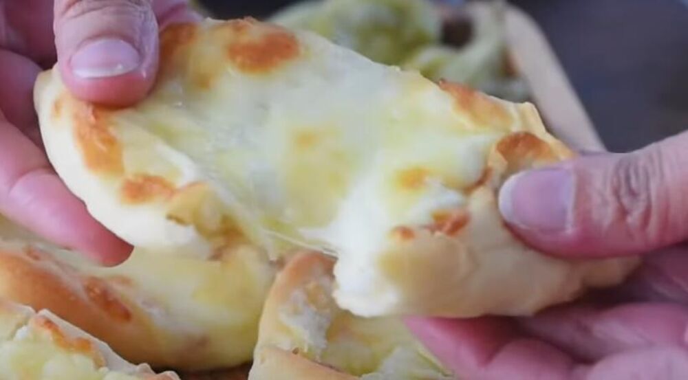 Arapska pita sa sirom i mesom