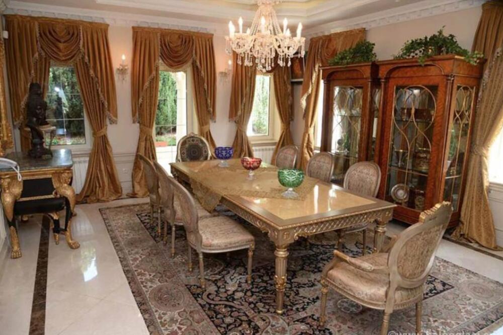 15 SOBA, 6 KUPATILA, LIFT: Prodaje se LUKSUZNA VILA na Dedinju, a cenu ćete morati da pročitate bar dvaput (FOTO)