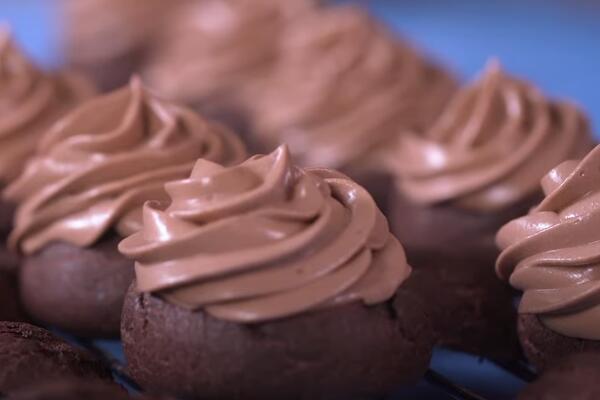 NAJSLAĐE I NAJUKUSNIJE ČOKOLADNE PRINCES KROFNE: Tope se pod nepcima, do sad niste ni znali da nešto ovako postoji