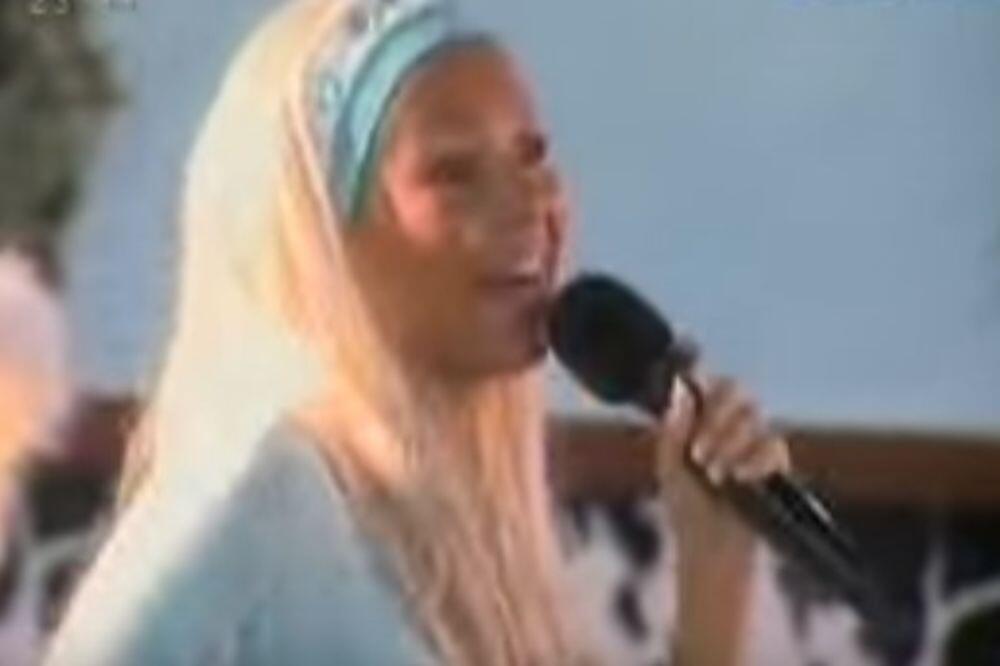 ŽIVELI SMO U ZABLUDI, KARLEUŠA JE DECENIJAMA SAKRIVALA PRAVO IME: Evo kako se PEVAČICA zapravo ZOVE