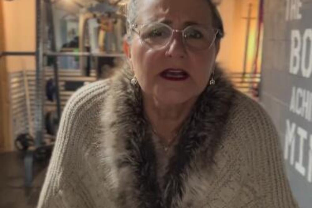 BAKA ODGURNULA HODALICU I URADILA NEŠTO NEVEROVATNO: Ljudi u neverici gledali šta radi u TIM GODINAMA?!