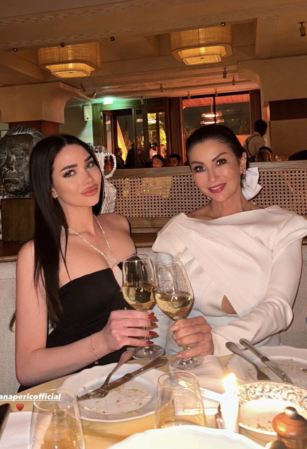 One su za ovu priliku odabrale crnu i belu boju