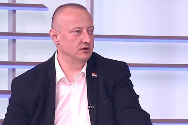 BEOGRAĐANIN MILE JEO PO 30 ĆEVAPA I 3 PLJESKAVICE, PA NABACIO 206 KILA: Kad je SMRŠAO, svi su PALI U NESVEST