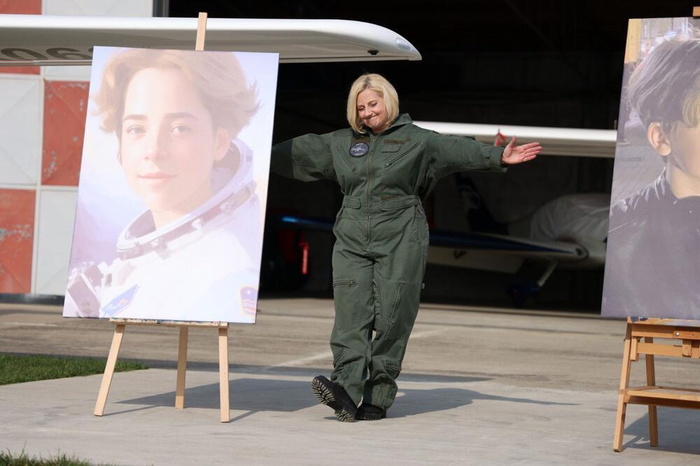 PRIZOR KOJI RAZARA SRCA, SUZANA POLETELA U ČAST SINA ANDRIJE: Danas bi napunio 15 godina, a njena SNAGA JE OGROMNA!