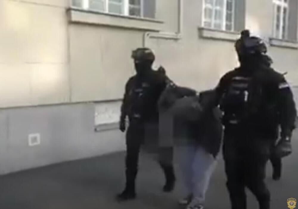 Policajci uhapšeni sa članovima bande zbog falsifikovanja