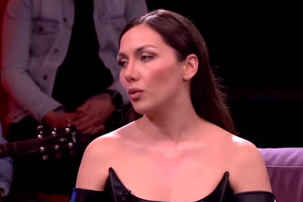 "CELA MAMINA STRANA JE GLUVONEMA" Malo ko zna šta se krije u PORODICI poznate SRPKINJE: Nikada nisu mogli da čuju