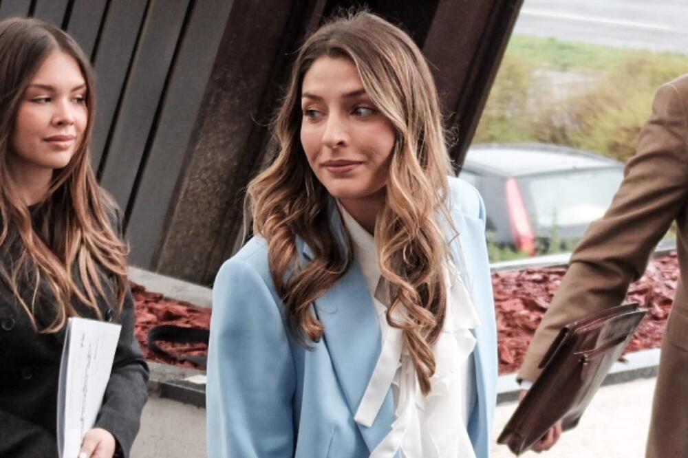 ANĐELA SE POJAVILA ISPRED SUDA, KOLEGE JE DOČEKALE APLAUZOM: Od Lečića NI TRAGA NI GLASA, evo šta se DEŠAVA