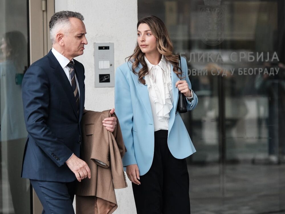 U Prvi osnovni sud došlo je više od 10 Anđelinih kolega 