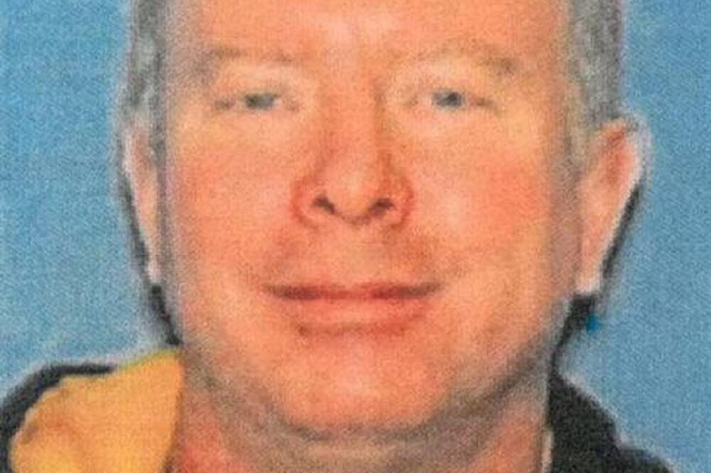 OTAC ĆERKINIM DRUGARICAMA SIPAO NARKOTIK U SMUTI: Kad se probudila devojčica je ugledala JEZIVU SCENU, nosio je...