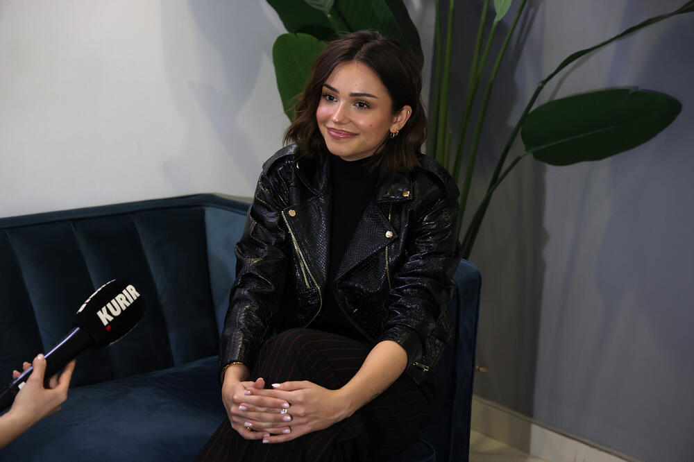 BRESKVICA ZAPEVALA "ĐURĐEVDAN" USRED HRVATSKE: Reakcija publike sve ostavila BEZ TEKSTA, evo kako su REAGOVALI