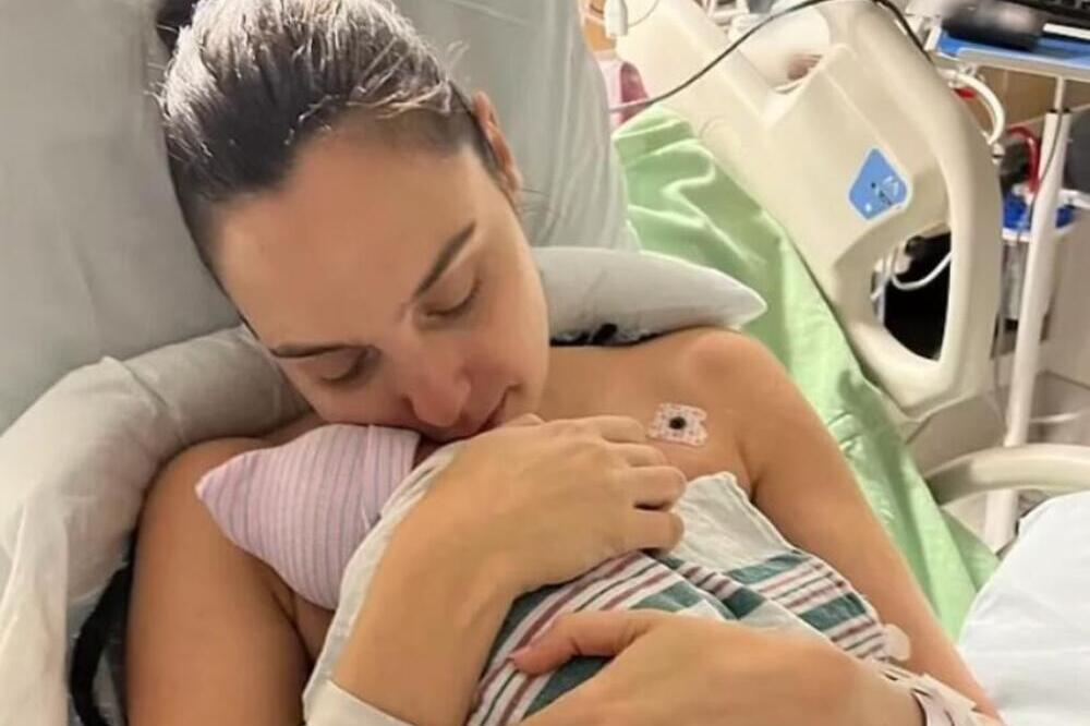 LEPOTICA NA SVET DONELA JOŠ JEDNU LEPOTU: GLUMICA dobila ČETVRTO DETE, ovo je za PONOS