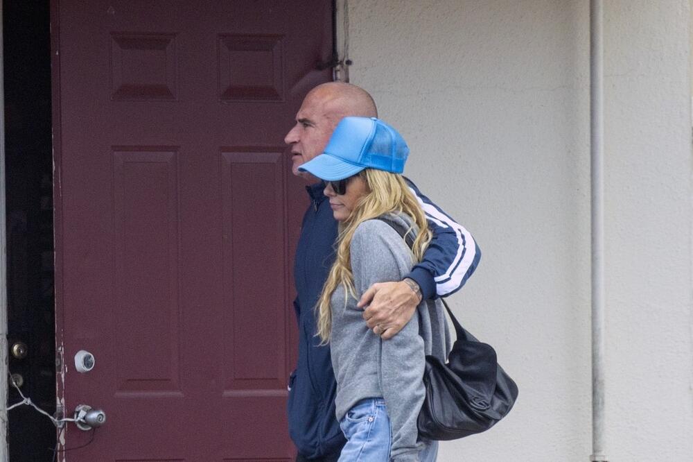 LJUDI, DA LI JE MOGUĆE? Znala je da ĆERKA SPAVA SA 30 GODINA STARIJIM pa se UDALA ZA NJEGA: Kakva je ovo MAJKA?