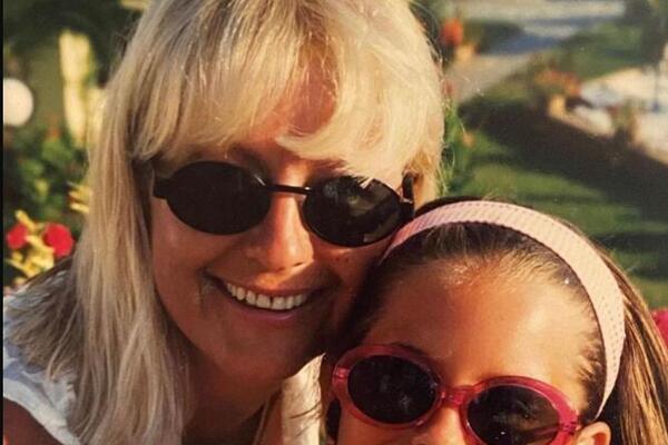 BOLNA ISPOVEST POZNATE SRPKINJE KOJA JE RANO OSTALA BEZ OBA RODITELJA: Njene reči će vas SIGURNO RASPLAKATI