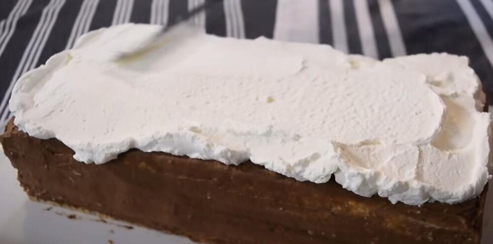 Ukrašavanje bugarske torte 'nedelja'