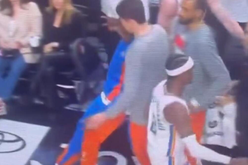 ŠOKANTNA SCENA: Igrač Oklahome se na tajm-autu samo SRUŠIO na saigrače! (VIDEO)