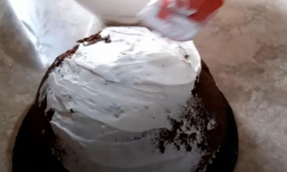 Šlag preko turske torte 'kumbet'