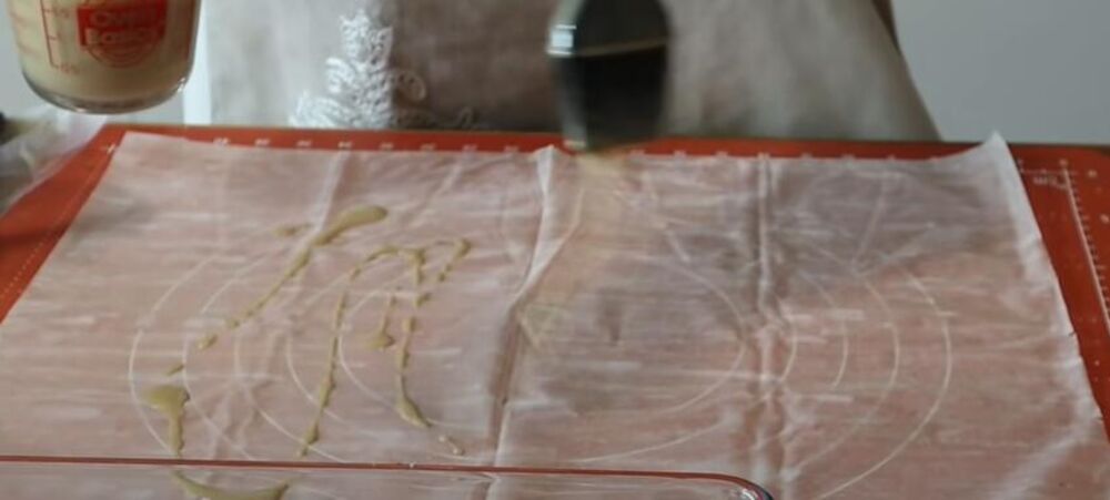 Prelivanje kora za tursku baklavu 'tahini'