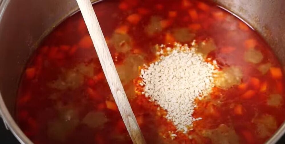 Kuvanje turske čorbe 'trahana'