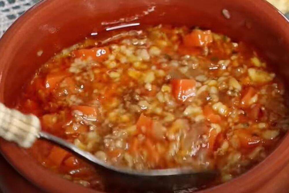 NAJUKUSNIJE JELO OD JEFTINIH SASTOJAKA: Turska čorba "trahana" - recept iz starog blokčića samo za poželeti