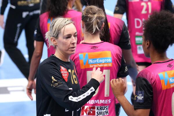 DRAMA NA TERENU: Legendi pozlilo na ured meča, HITNO hospitalizovana! (FOTO)