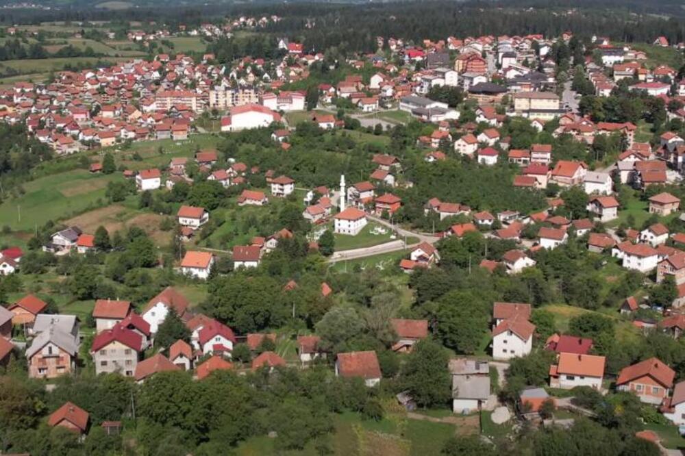 'POLICIJA PRIVELA NJEGA, JER NJU NISU SMELI': Pojavila se junakinja priče koja navodno tuče muškarce u Kneževu