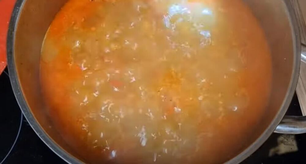 Kuvanje čorbe od krompira i šargarepe na vodi