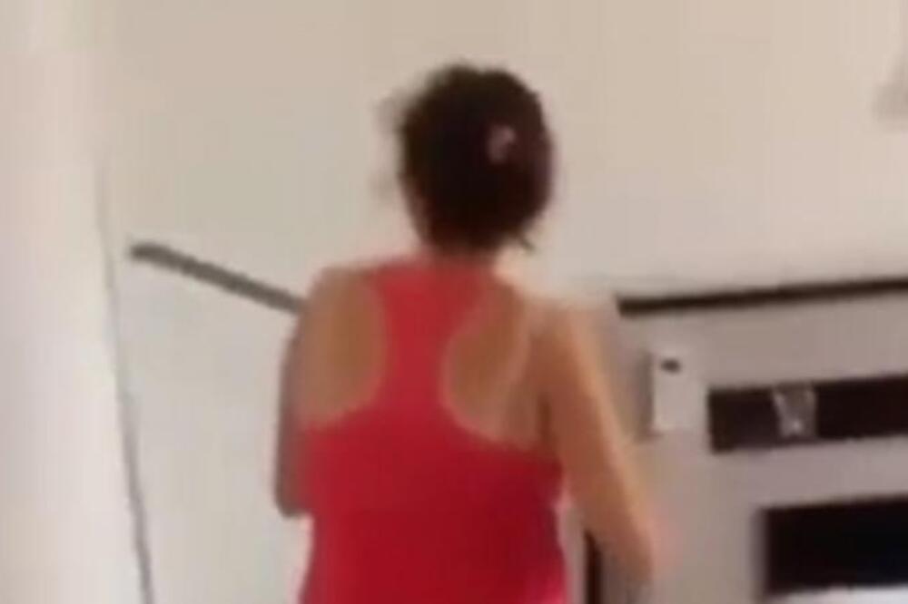 OČAJNA DOMAĆICA, ALI BUKVALNO: Zbog gluposti ove žene, ljudi su nemi, mislila da niko ne gleda, kamera sve snimila