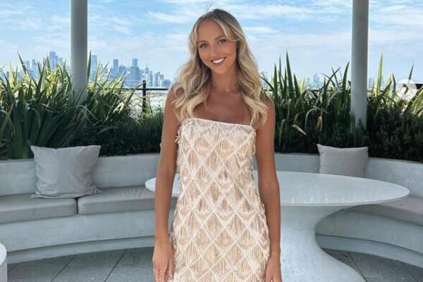 DEVOJKA PRIZNALA DA ŽELI DA SPAVA SA 600 MUŠKARACA DO 2025. GODINE: Ljudi zgroženi ovom izjavom, komentari pljušte