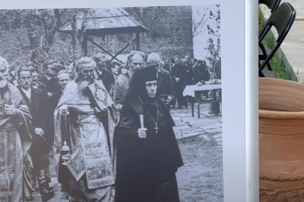 KAŽU DA SE NA GROBU IGUMANIJE ANE DEŠAVAJU ČUDA: Mnogi nisu ni čuli za ovaj naš manastir, a prelep je