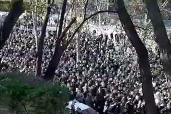 INVAZIJA GROBARA NA MARAKANU! Crno-bela reka se sliva ka stadionu Crvene zvezde! (VIDEO)