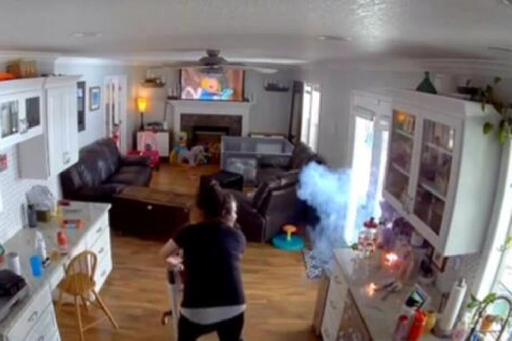 EKSPLODIRALA ELEKTRIČNA CIGARETA PORED BEBE: Čuo se jak prasak, a onda je izbio požar (VIDEO)