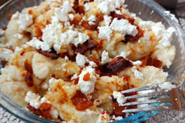 STARINSKI RECEPT ZA KAČAMAK OD KOG POLAZI VODA NA USTA: Naši stari su ga ovako jeli - suvo meso daje POSEBAN UKUS